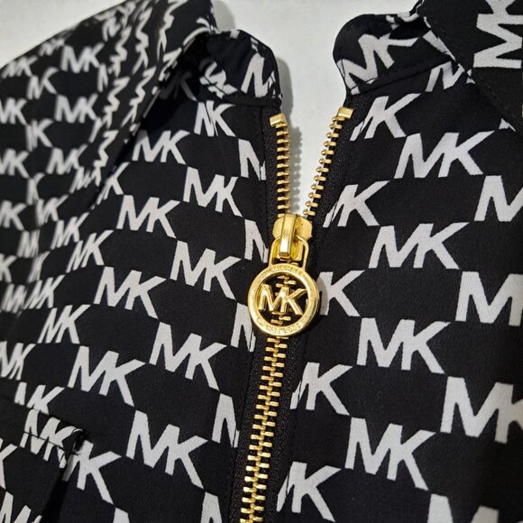Michael Kors Size 1X, ¾ Sleeve Black & White Logo Top NWT - Picture 2 of 15